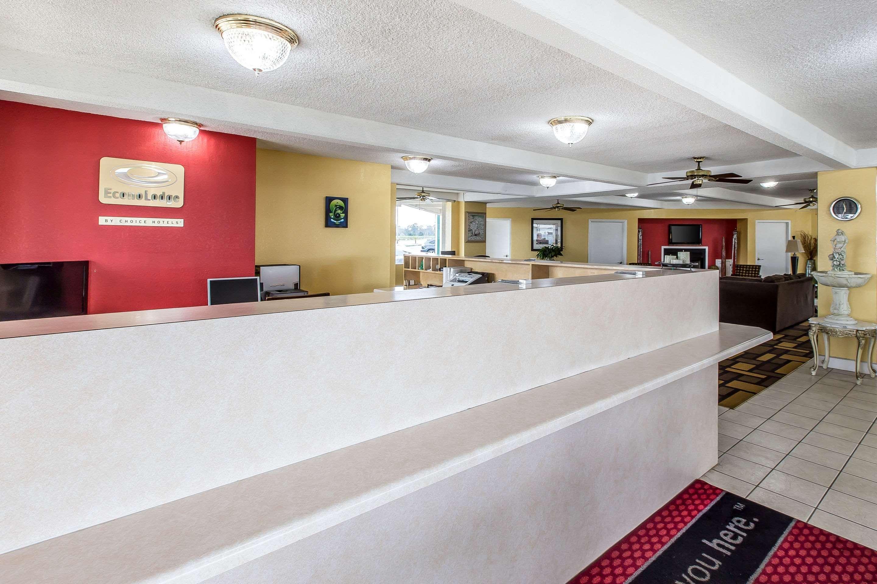 Econo Lodge Byron Bagian luar foto