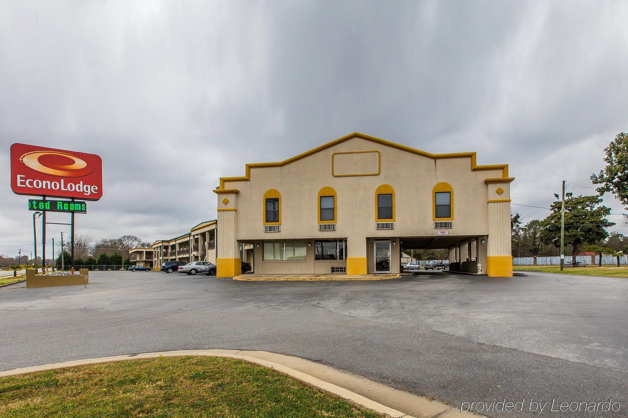 Econo Lodge Byron Bagian luar foto